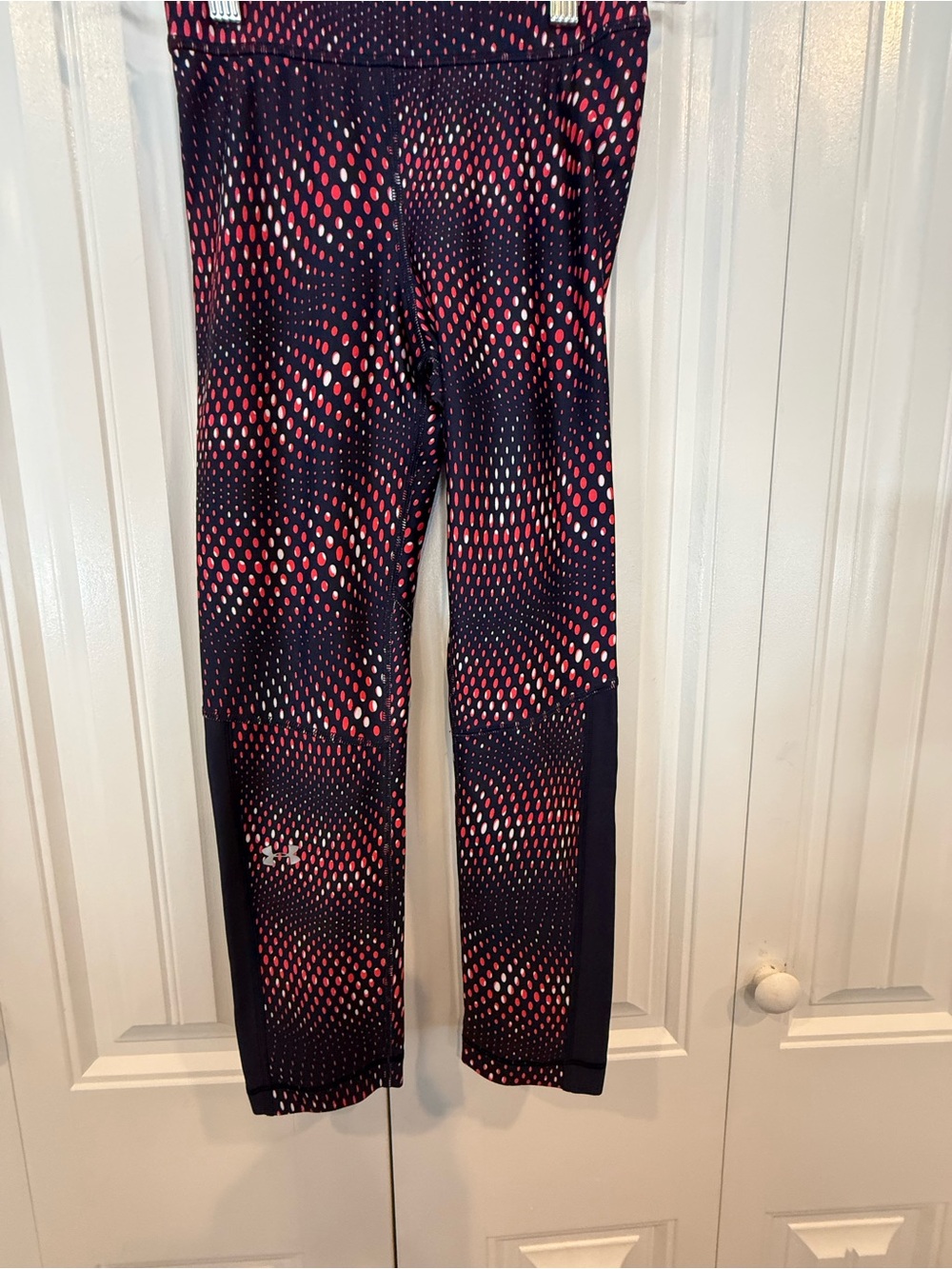Under Armour Pink Dot Print‎ Athletic Leggings Size XS